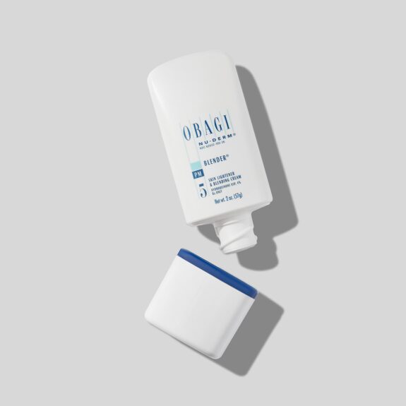 Obagi Blender 4 Hydroquinone: Skincare product.
