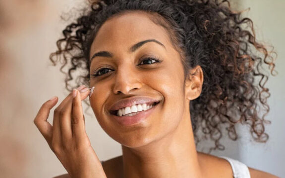 Moisturizer Before Tretinoin: Hydrating skincare cream.